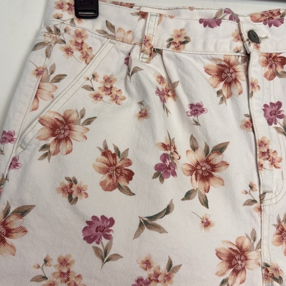 American Eagle White with Pink and Orange Floral Print Mom Shorts. Size 14. - Picture 2 of 16